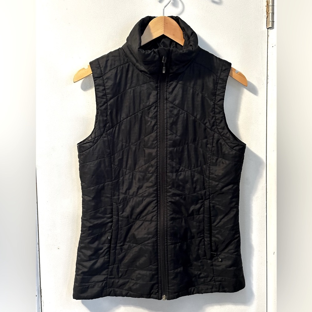 Columbia - Black quilted omni heat, omni-shield vest. EUC Ladies size Small